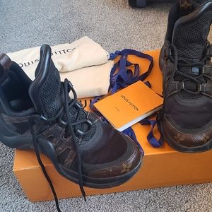 S O L D ---Louis Vuitton Archlight sneakers